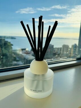 Authentic Jo Malone Frosted White Empty Diffuser bottle (Limited Edition)